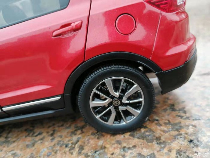 国产最美SUV，赏长安CS55炫动红的时尚