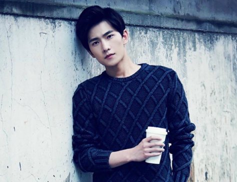 杨洋参加王彦霖婚礼，因航班延误晚上才到，这得是多大的感情呢？