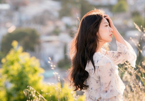 走过了四季又到了年底,岁月的伞轮又多了痕迹什么歌曲？