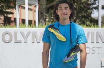 萨摩亚“光膀子”帅哥长出了小肚子，这说明了什么？