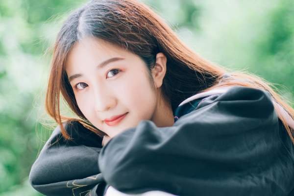 男生有哪些表现，说明他在偷偷喜欢你？