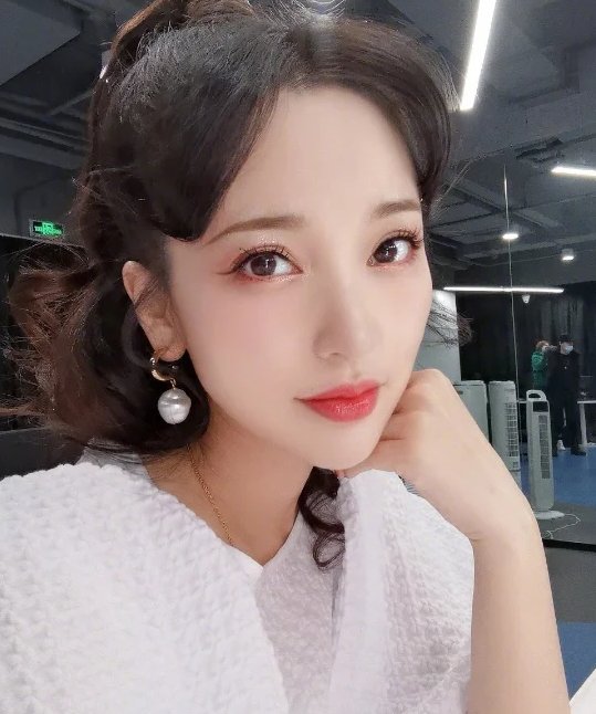 金莎新冠治愈出院，患上新冠后，她身体出现了哪些症状？