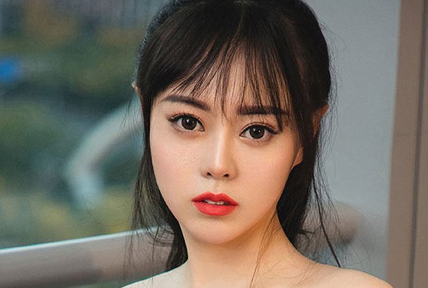 初次见面女生最喜欢看男生哪个部位?