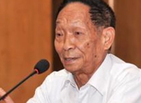 八位共和国勋章获得者事迹是什么