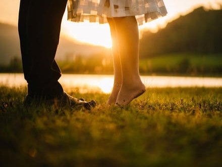 女朋友背叛了我，我该怎么办？