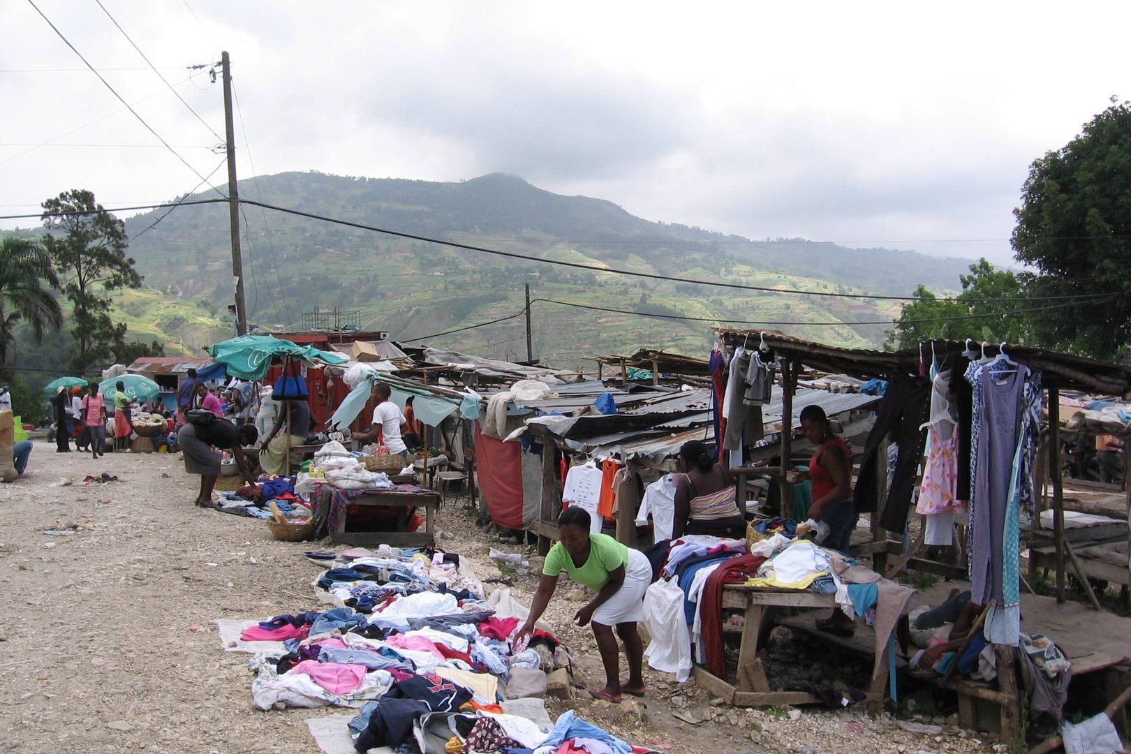 疫情或令1亿人重返极端贫穷，这种危机是否还会持续上升？