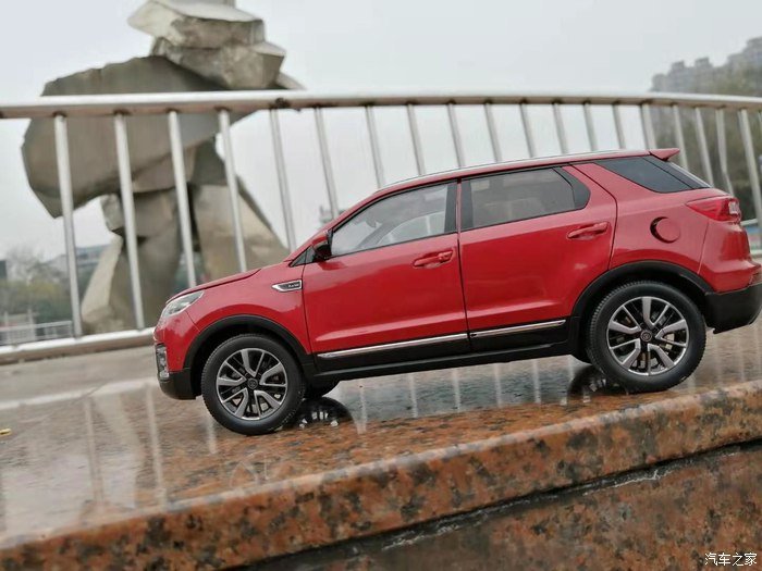 国产最美SUV，赏长安CS55炫动红的时尚