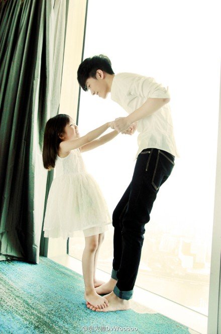 有哥哥的妹纸最幸福! 中这两人叫什么