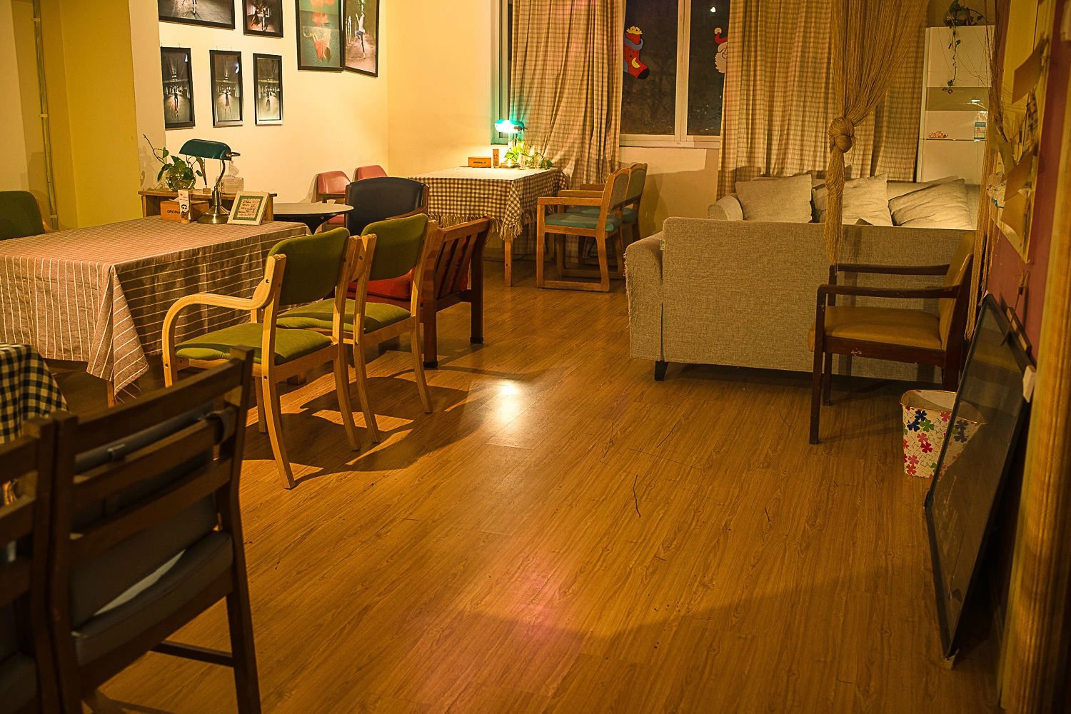 咖啡馆的故事的剧情简介