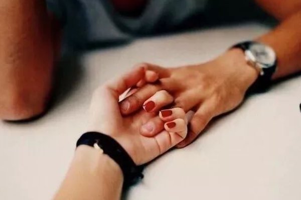 才认识几天就说要见我，跟他视频都不愿意，就要直接见面什么意思？