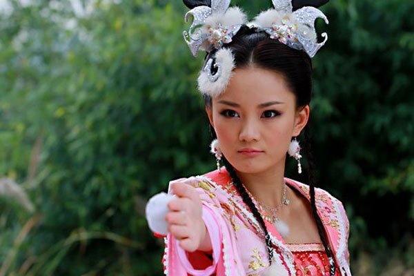 馨子现在怎么样了 顺利的就出道成名了