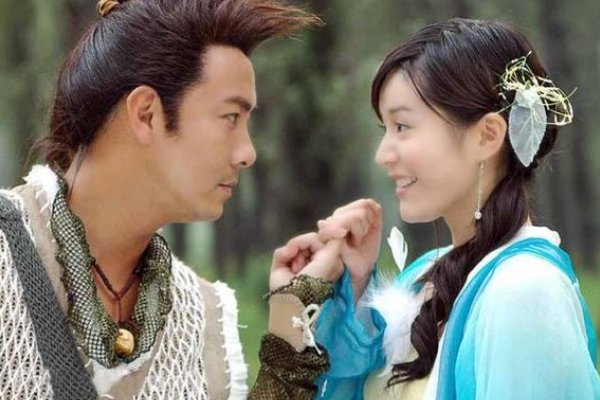 37岁柏雪退圈15年曝近照，与奥运女神孙一文同框，如今她过的怎么样？