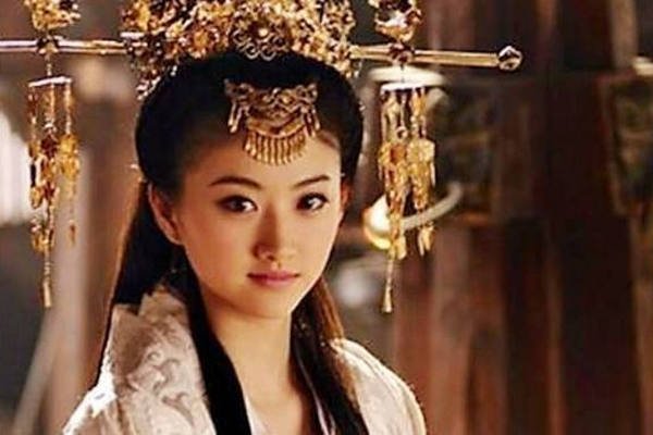 张飞的妻子夏侯夫人是他从夏侯渊家抢来的吗？