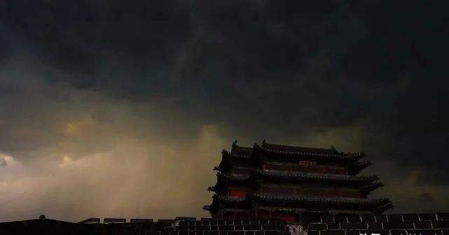 山雨欲来风满楼上一句是什么