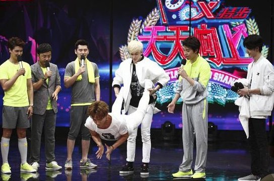 天天向上星期几录节目？？