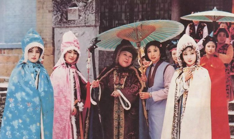 红楼梦为何充满鬼气