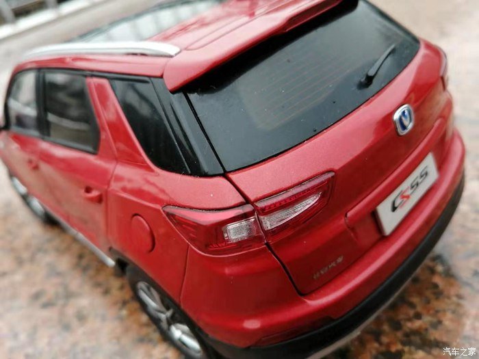 国产最美SUV，赏长安CS55炫动红的时尚