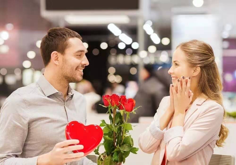 湖南一女子偷偷带男朋友回家，妈妈惊喜到笑开花，她当时的心情是怎样的？