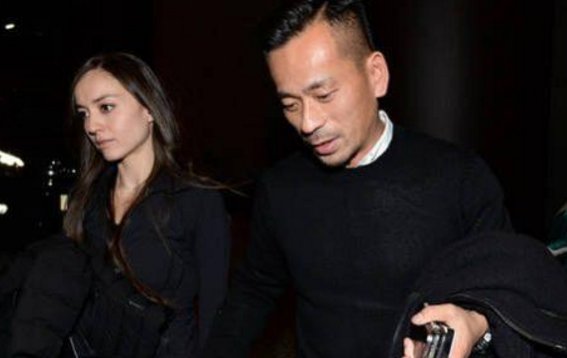 周焯华的子女关系如何？