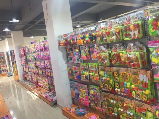 小孩玩的玩具在哪里批发