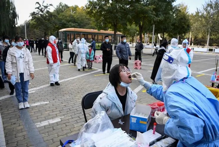 三河：每周将开展“男女交替核酸检测”服务！做核算时如何避免交叉感染？