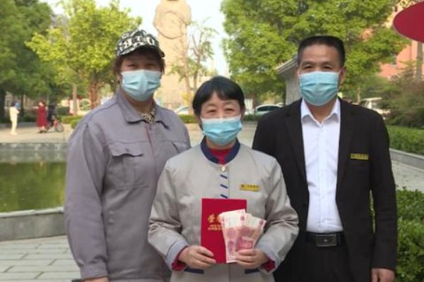 河南周口女子误将7万现金当垃圾扔掉，这件事给予我们什么警示？