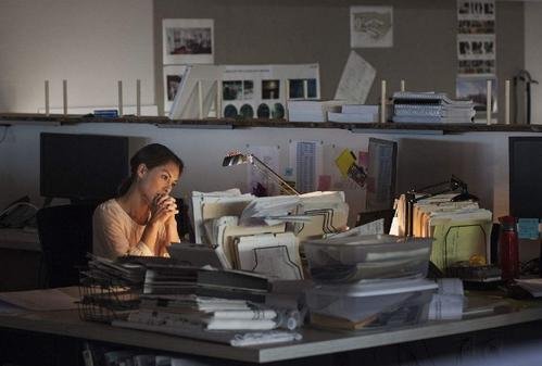 女子为讨加班费奔走10年，获赔多少钱？