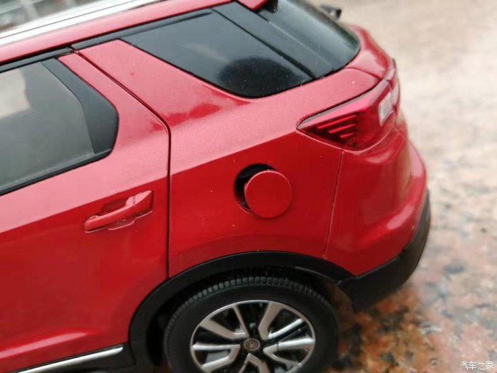 国产最美SUV，赏长安CS55炫动红的时尚