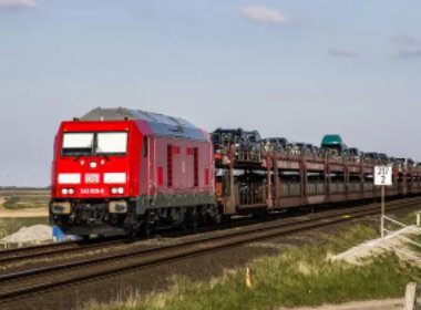 大秦线火车脱线前司机跳车，受轻伤，救援工作进行的如何？