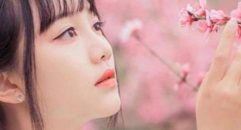 少女怀春,少年怀情什么意思