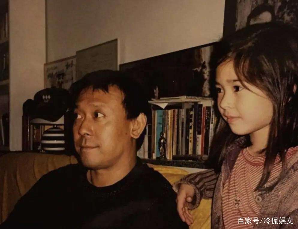 姜文称女儿全世界最漂亮，本以为是开玩笑，照片曝光后不得不服，容貌如何？