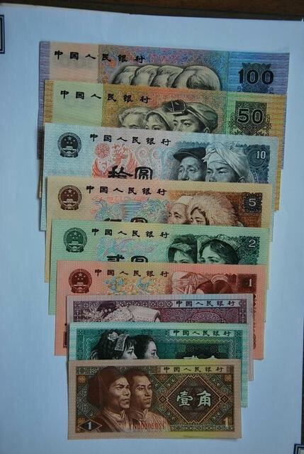 玉林一老人离世，饭盒内搜出近18万元现金！一半钱币已成收藏品，咋回事？