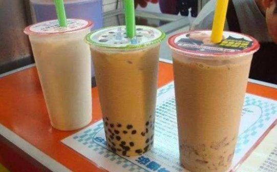 秋天的第一杯奶茶该送多少钱合适？