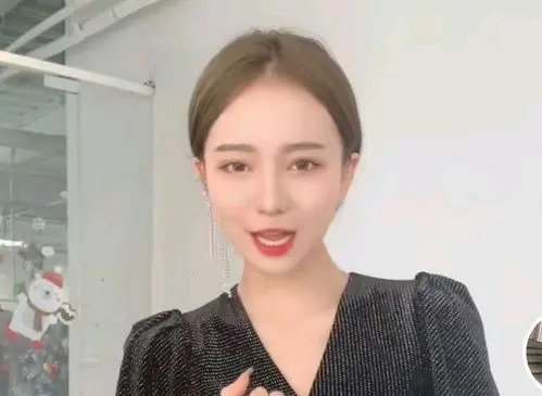 项思醒高中毕业合影曝光，她的“隐私权”到底该不该被尊重？