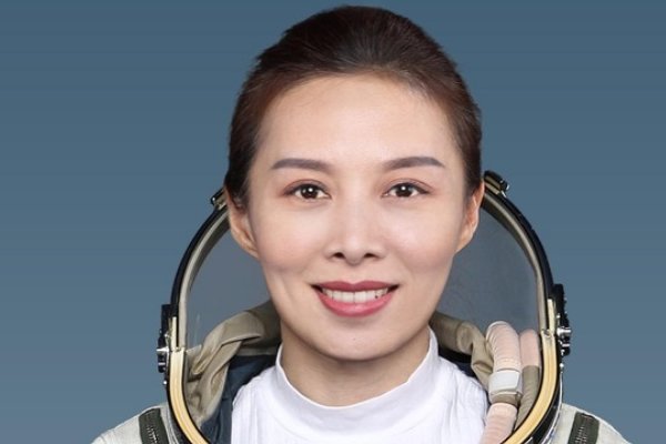 神舟十三号宇航员是谁