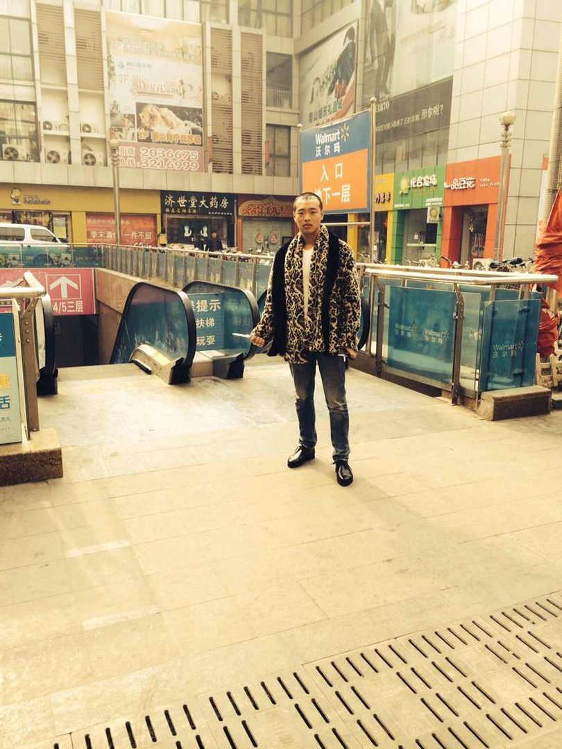 写一首 玲莉我爱你 的藏头诗