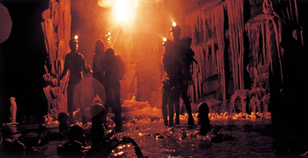 恐怖片黑暗侵袭有几部啊？剧情都介绍下？