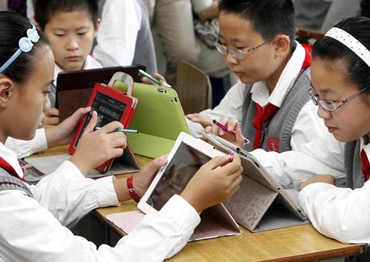 中央政法委评中学要求学生买平板,用平板真的能提高学习成绩?