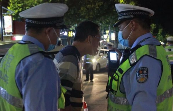 河南男子拿驾照11天酒驾被一次性记38分，这件事给予我们什么警示？