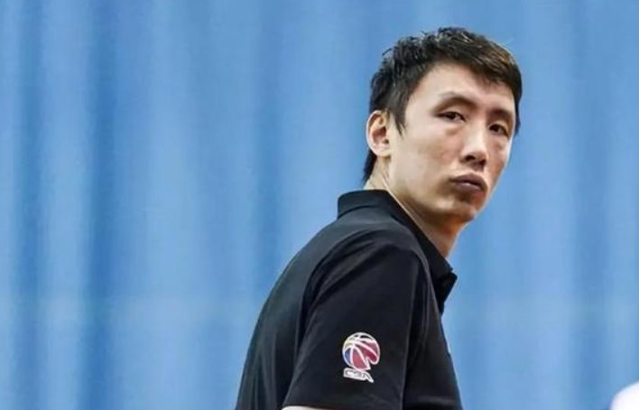 江苏男篮主教练是谁啊