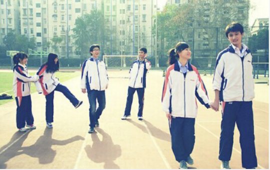 男朋友约会出去，总要带他朋友，这是为什么？