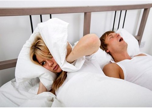 恋爱时，男女朋友分开住好吗？