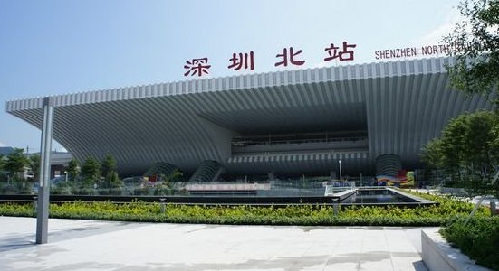 广深和谐号的深圳站是在深圳北吗