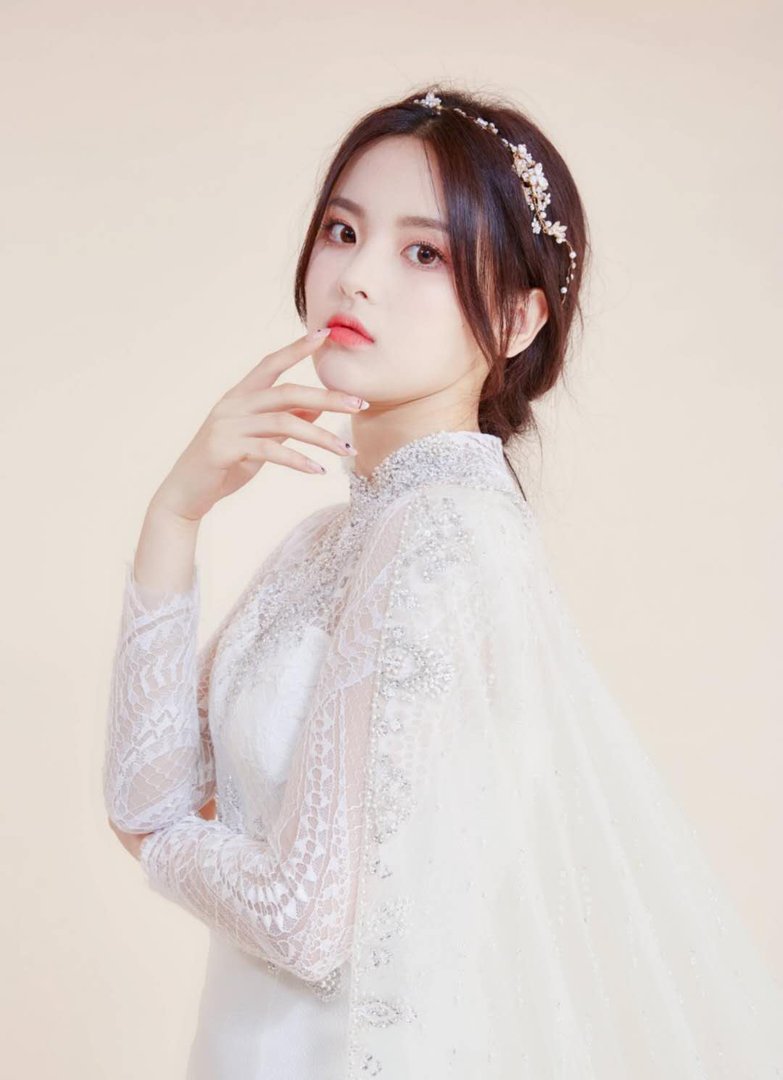 杨超越造句龙丹妮长得不行，胆子太大？这是在内涵老板吗？