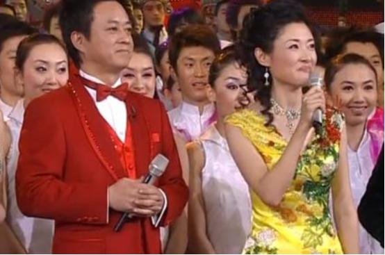 14年前，央视春晚的“黑色三分钟”，到底是怎么回事？