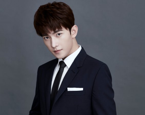 杨洋参加王彦霖婚礼，因航班延误晚上才到，这得是多大的感情呢？