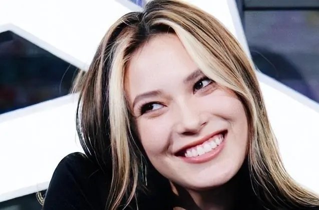 谷爱凌乘私人飞机回美国引争议，此事对她的影响有多大？