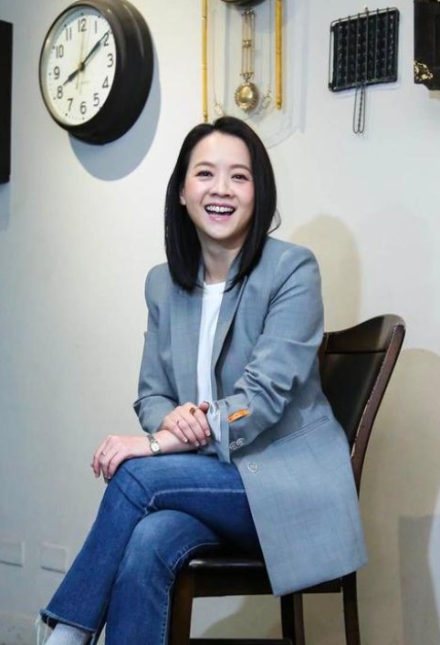 曾宝仪称已2年多没见曾志伟，他们父女之间的感情如何？