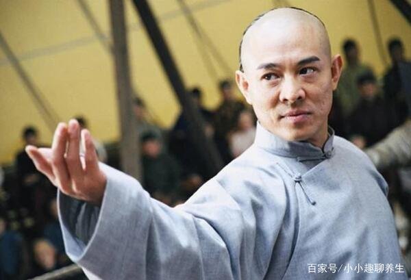 李连杰身世谜团：尼克松曾邀其当保镖，爷爷身份至今不敢公开，很厉害吗？