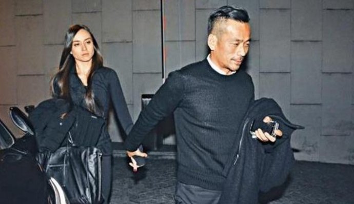 周焯华的子女关系如何？